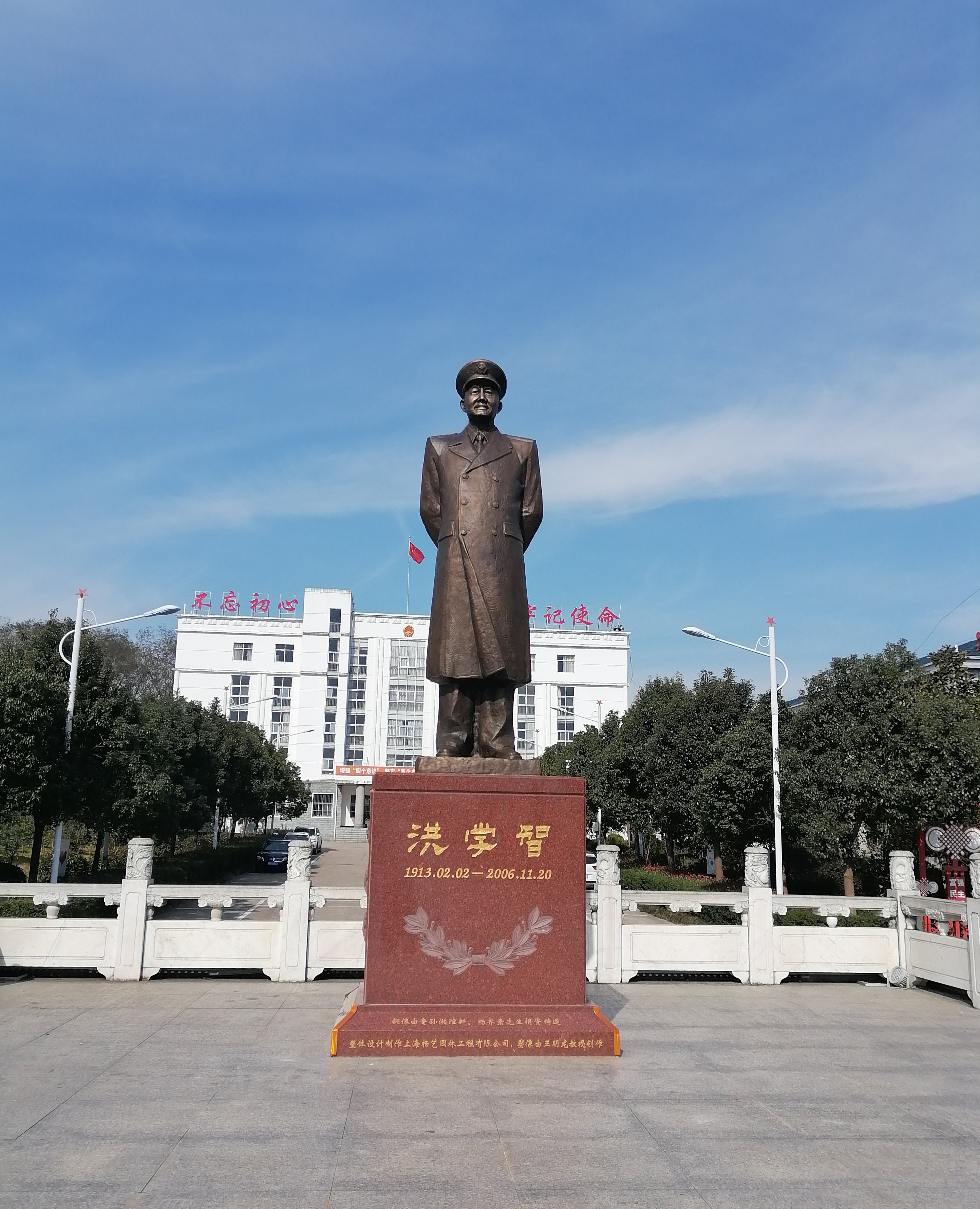 墓园铜韵，不朽的人文记忆
